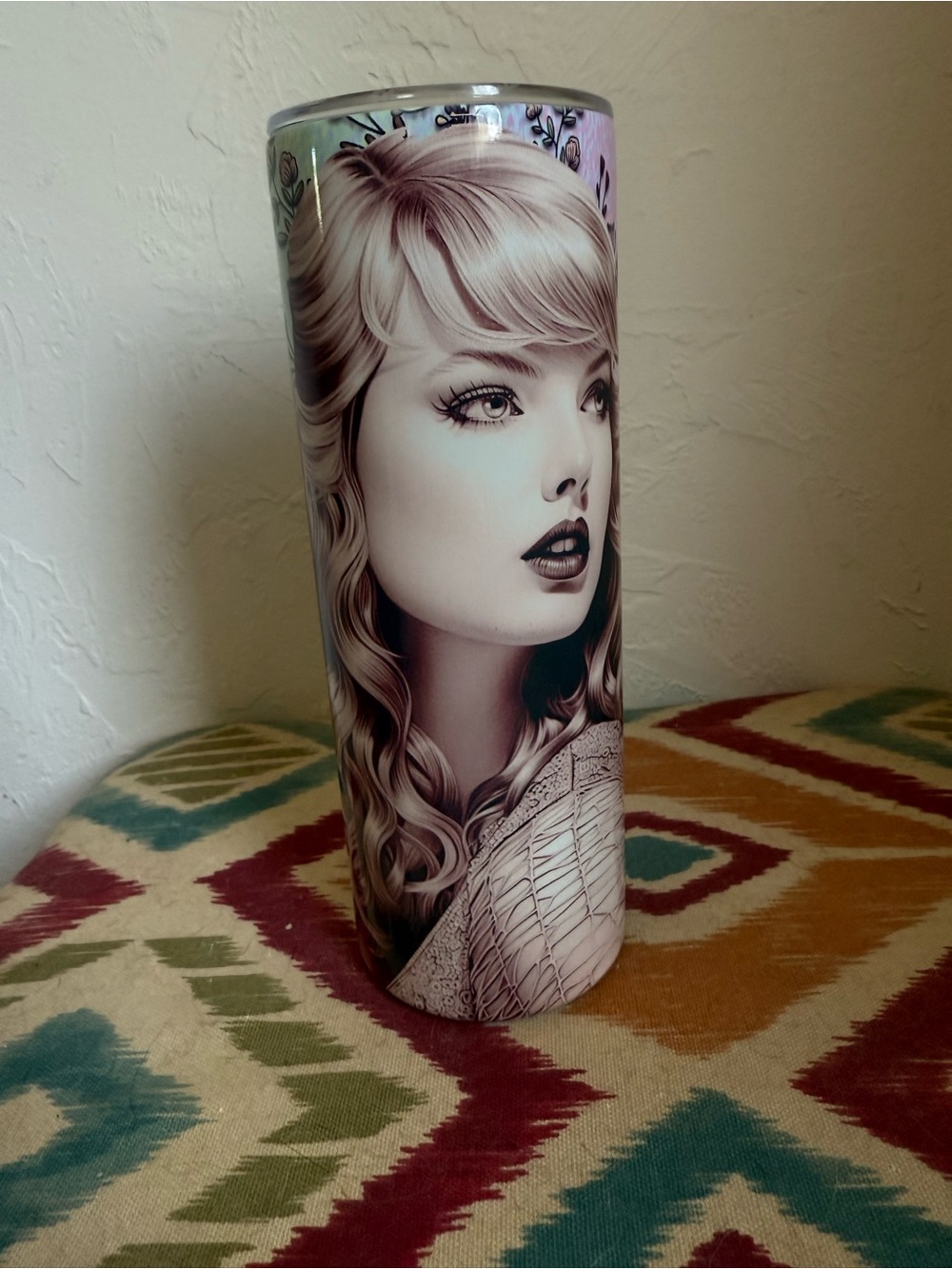 Taylor Swift Tumbler - Artistic Design